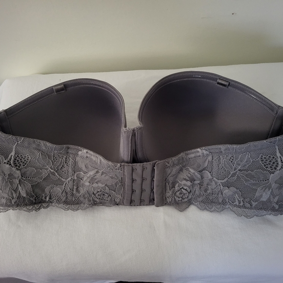 TORRID STRAPLESS LIGHTLY LINED SMOOTH STRAIGHT BACK BRA 42 D silver filigree - Picture 6 of 7